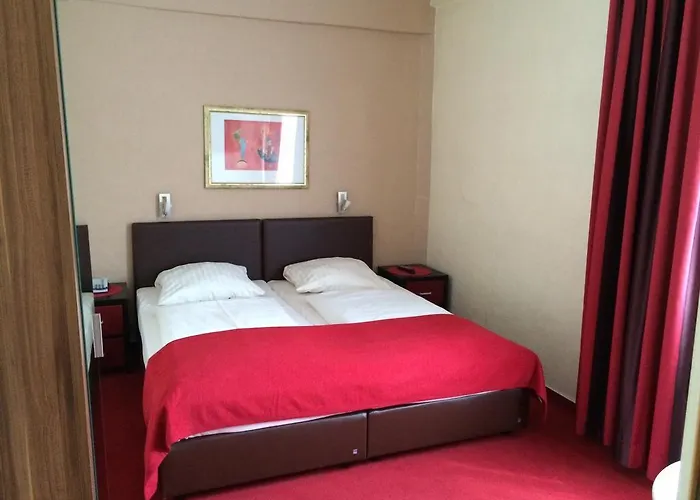 Imperial 3*